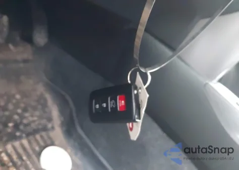 2018 Toyota Rav4 Hybrid Xle z USA, uszkodzony, nr VIN JTMRJREV8JD170355